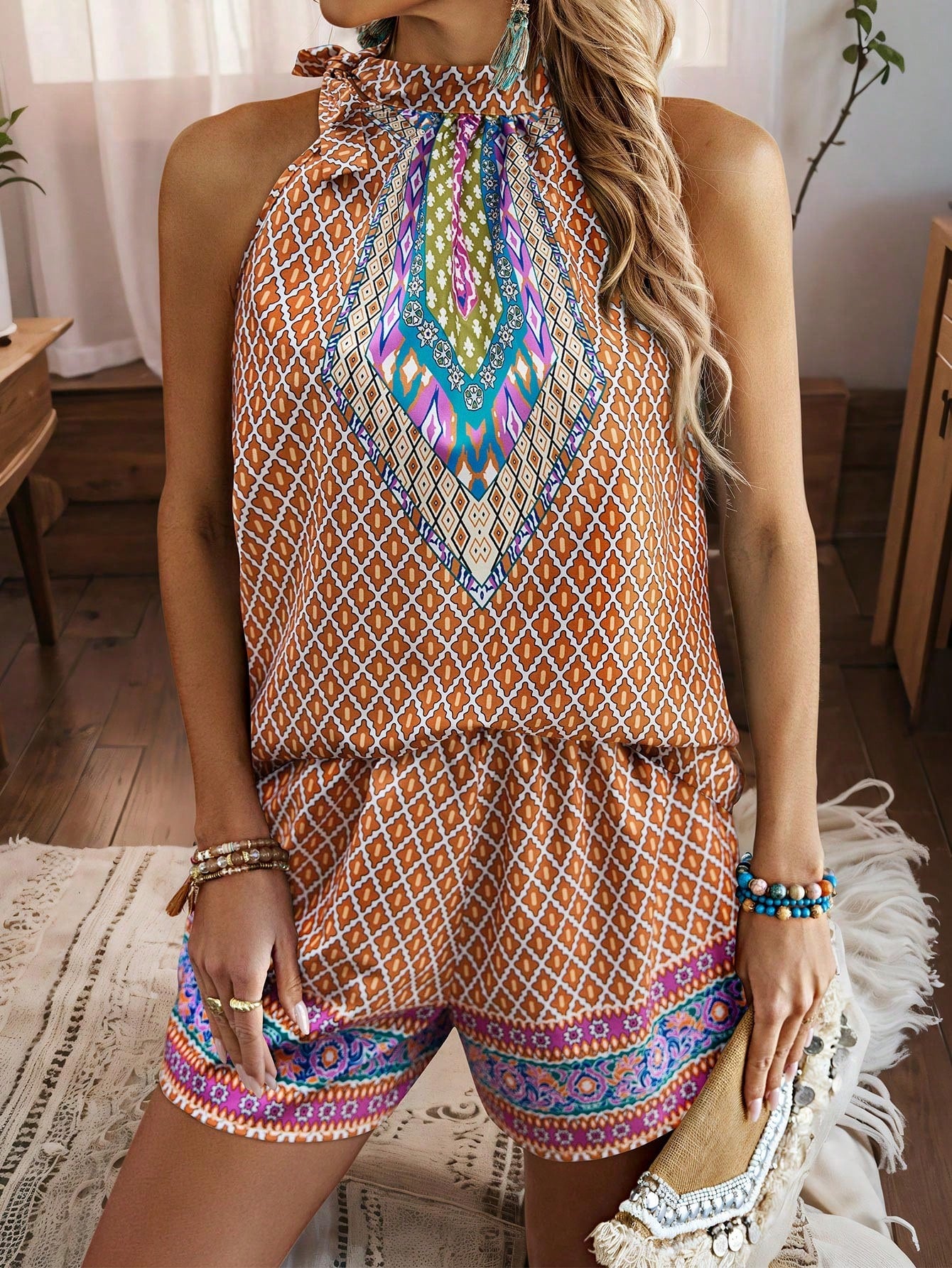 Conjunto Estampado Regata Halter com Laço e Shorts Solto