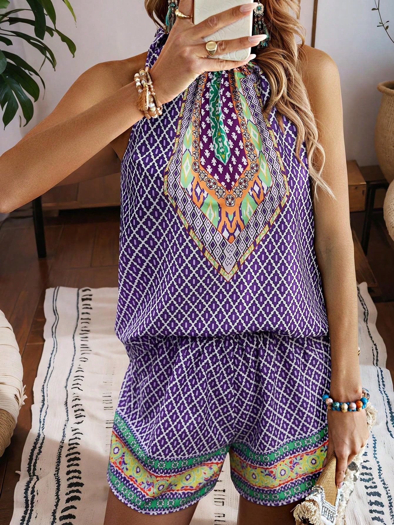 Conjunto Estampado Regata Halter com Laço e Shorts Solto