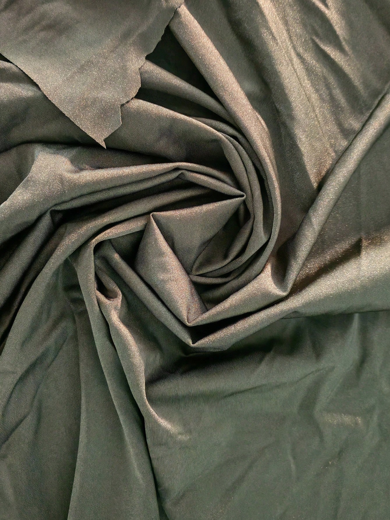 Maiô Decote Halter e Cintura Grapeada Verde Musgo