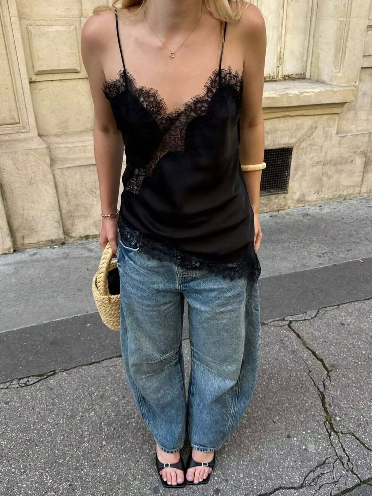 Blusa de Renda Feminina Estilo Lingerie Europeia com Alças Finas