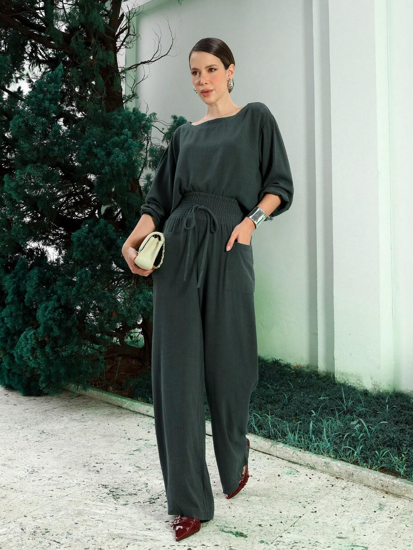 Conjunto em Linho Misto Decote Canoa e Calça Pantalona