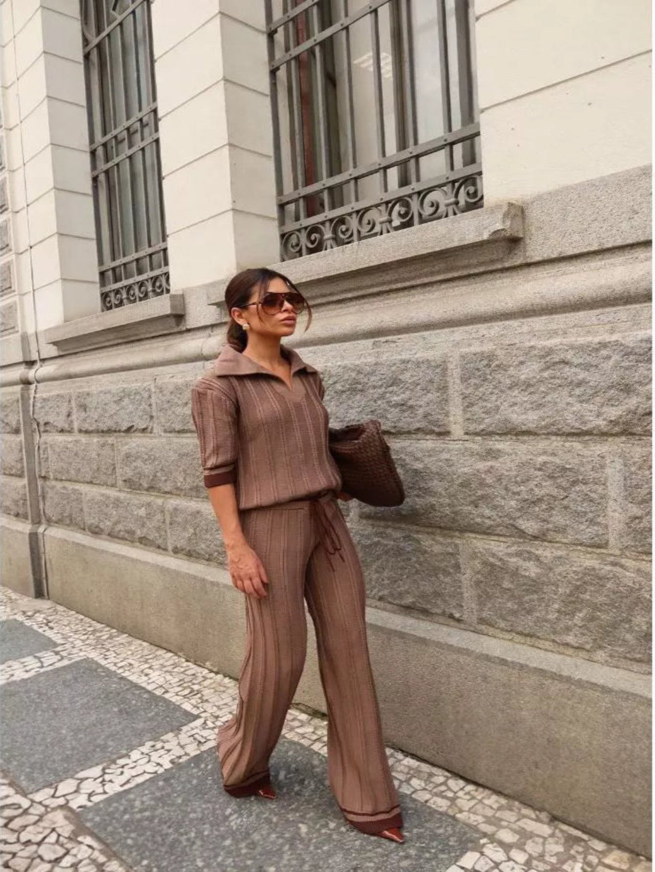 Conjunto-Feminino-em-Tricot-com-Detalhes-em-Listras
