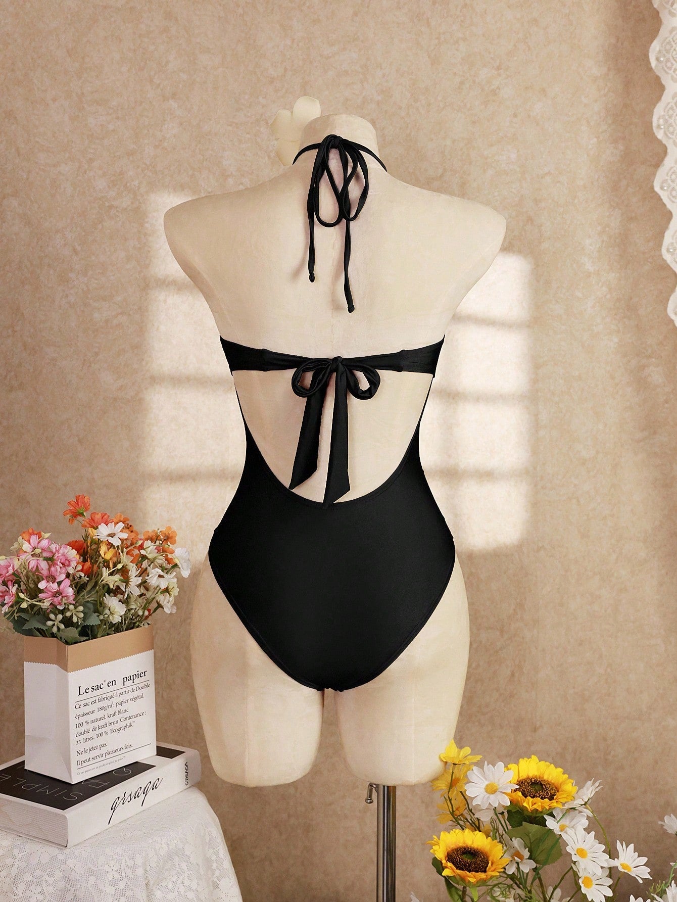 Maiô Feminino Sexy com Decote Nas Costas e Contas
