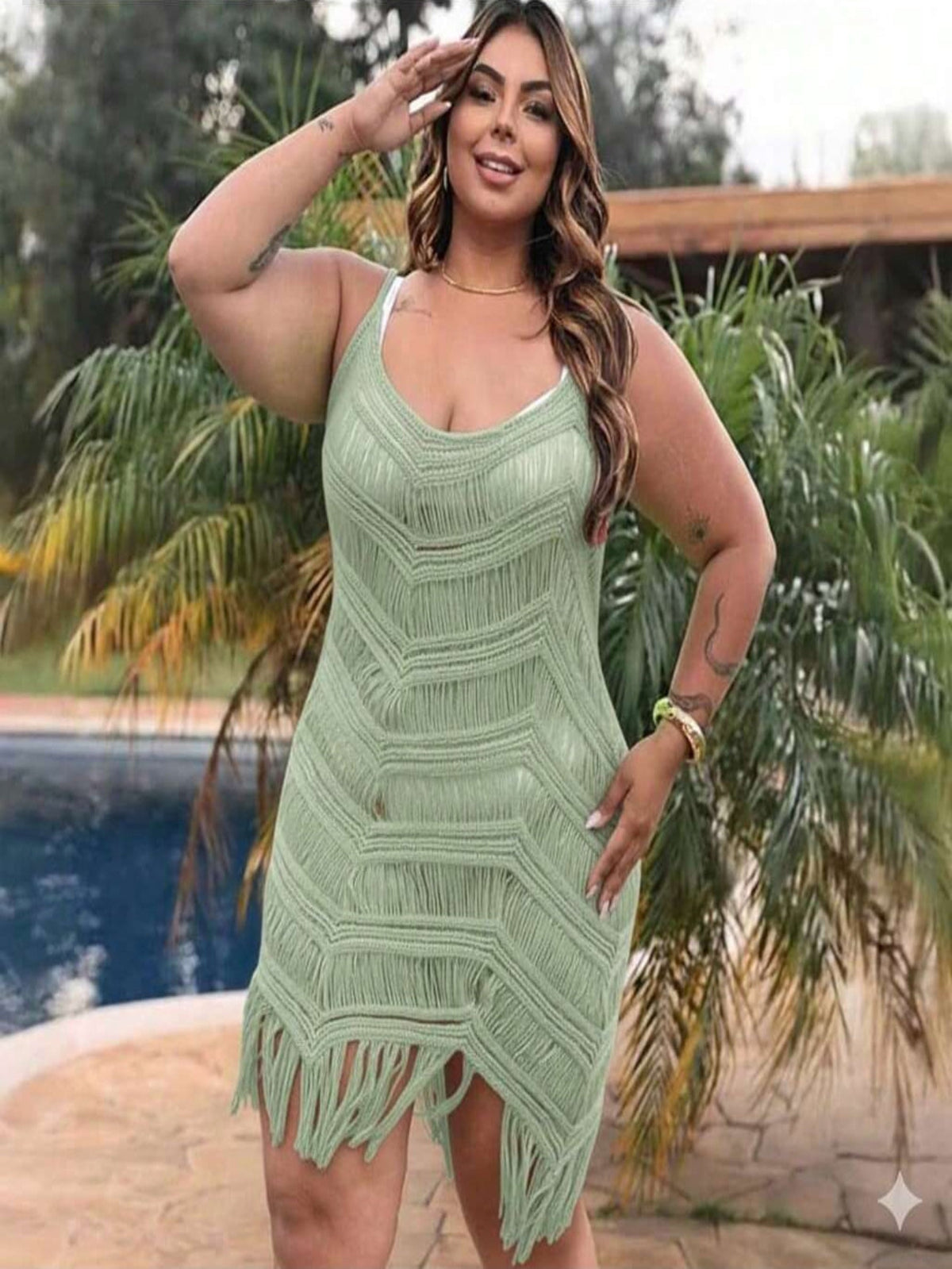 Saída de Praia Plus Size Elegante com Tecido Vazado