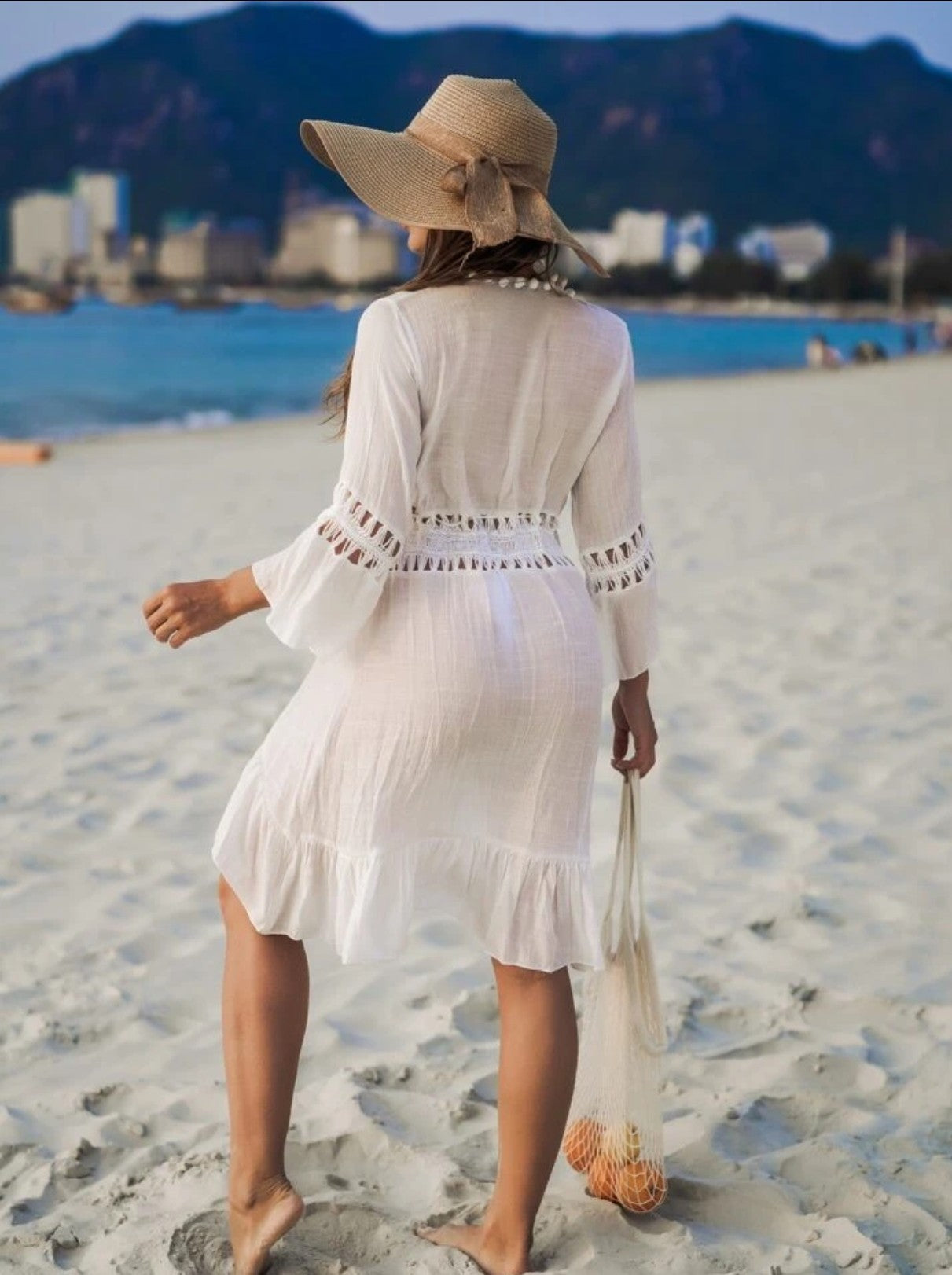 Saída de Praia com Detalhe em Bordado