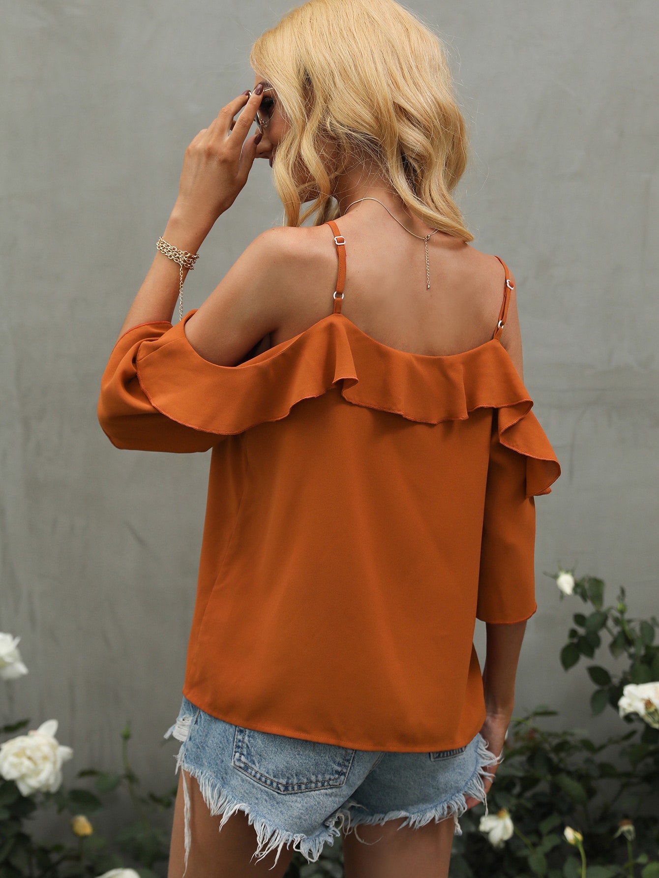 blusa-feminina-assimetrica-e-babado-ciganinha