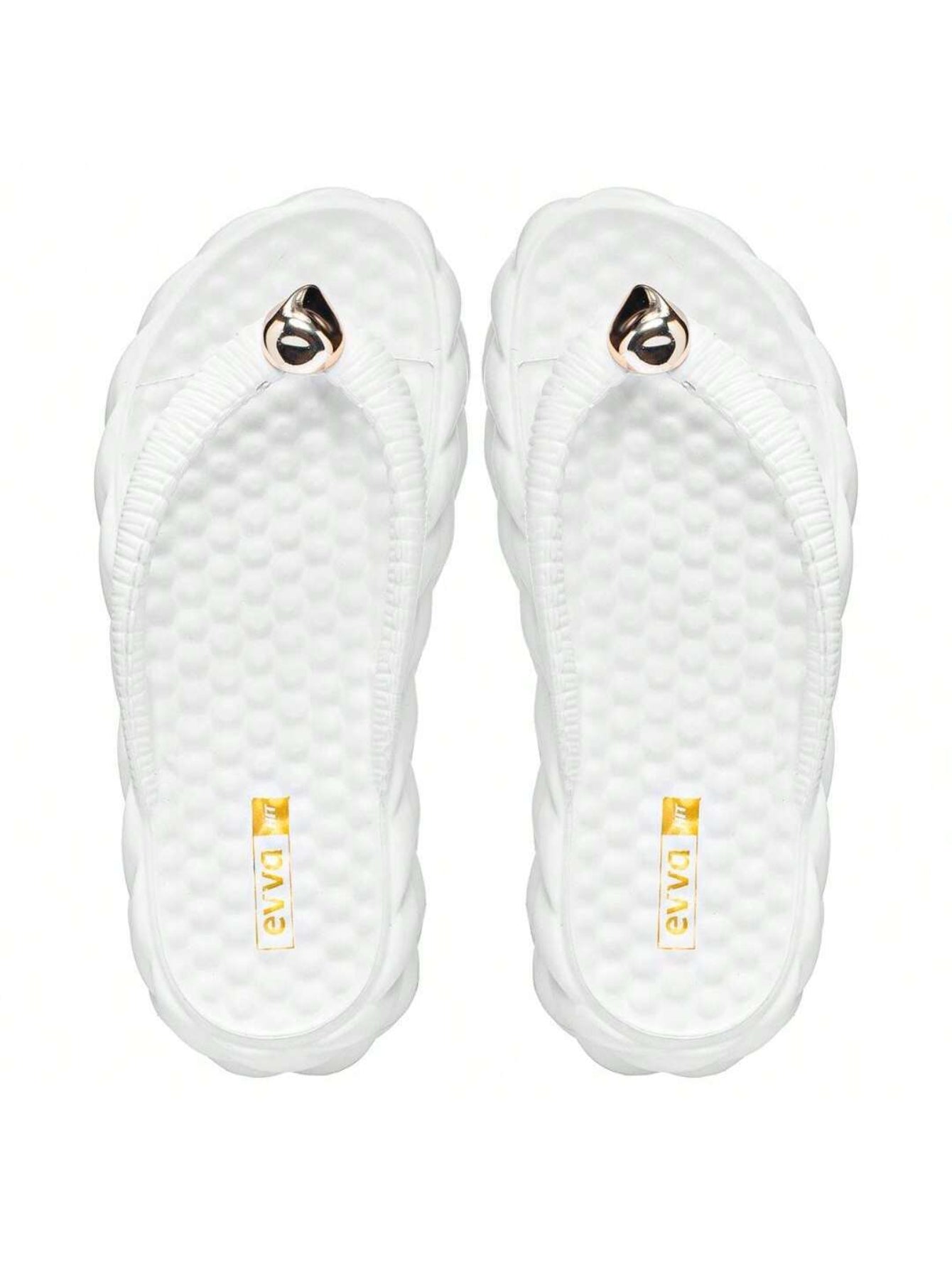 https://amoora.com.br/products/chinelo-de-dedo-feminino-eva-com-decoracao-metalica