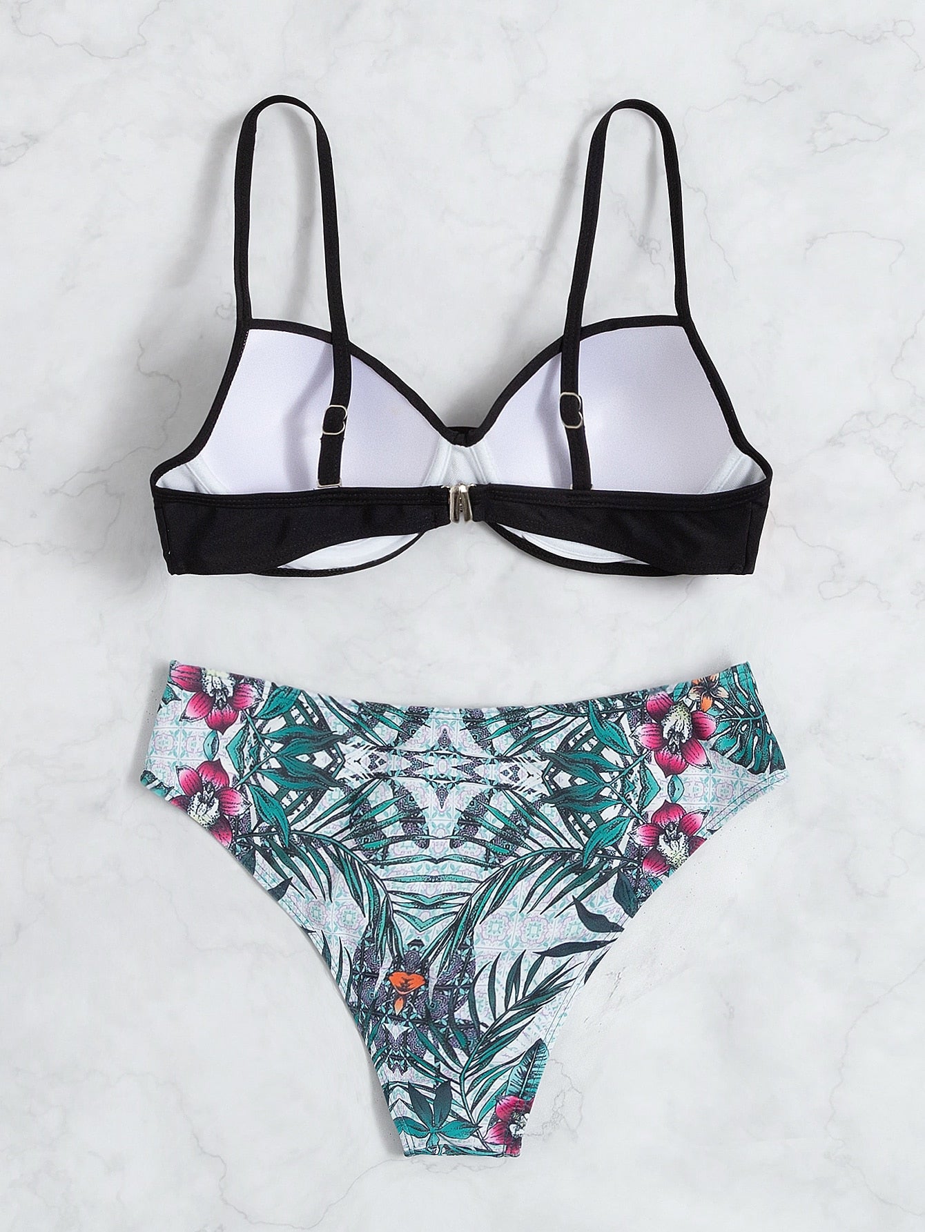 Conjunto de Biquini Estampa Tropical Push Up