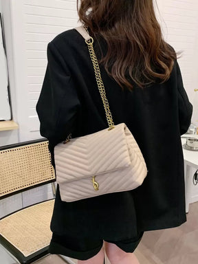 Bolsa de Ombro Quadrada Feminina Com Aba Chevron