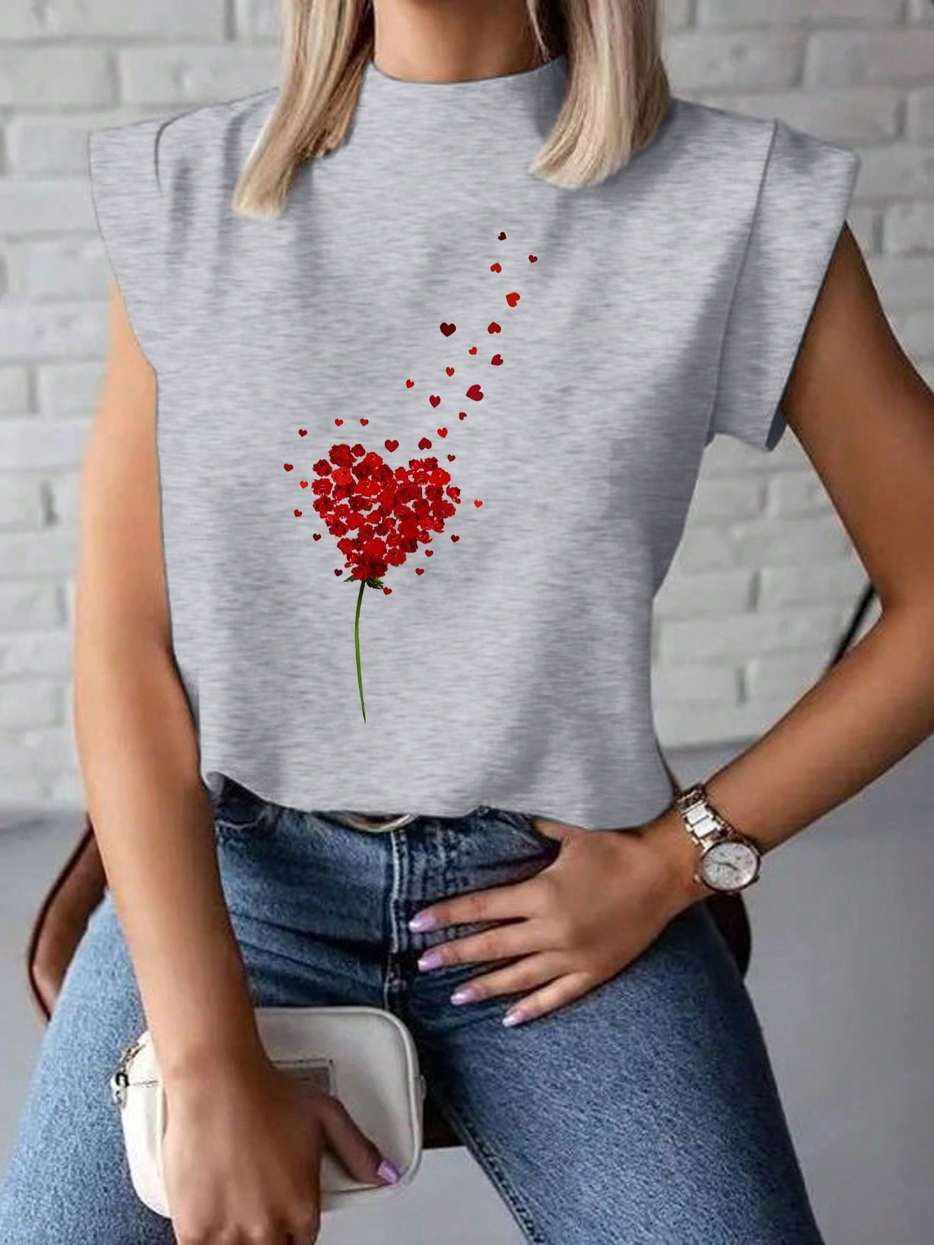 Camiseta Feminina De Manga Curta Estampa De Flores E Corações