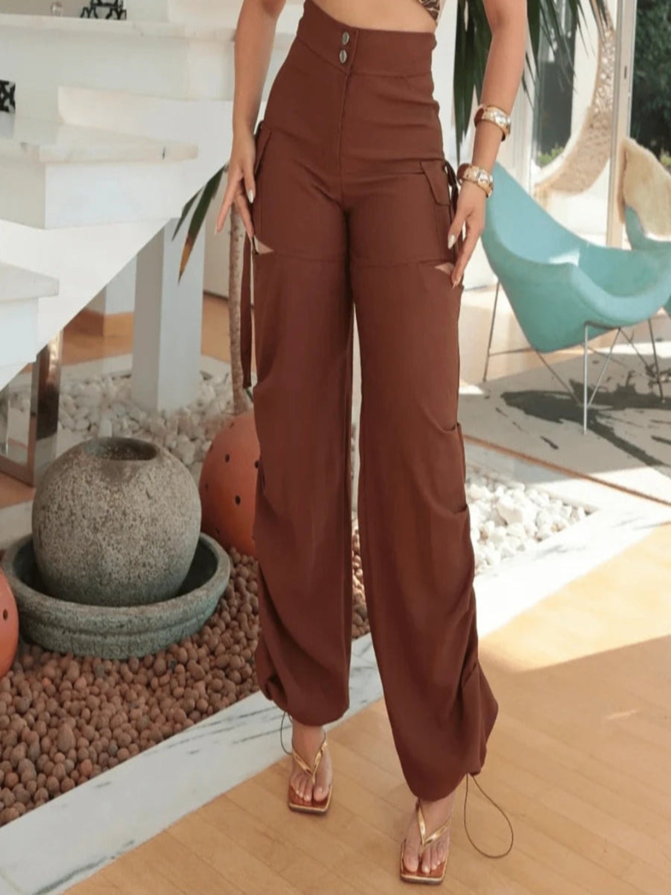 Calça Cargo Drapeada com Recortes – Estilo, Atitude e Conforto!