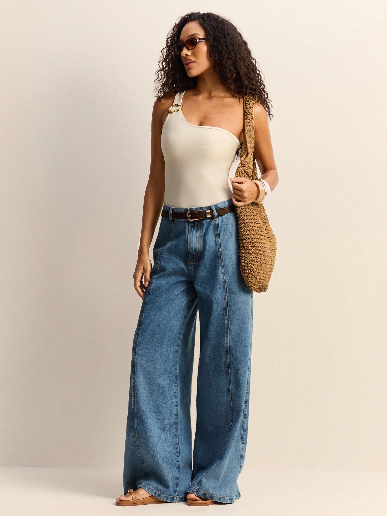 Body Feminino com Anel Assimétrico e Slim Fit