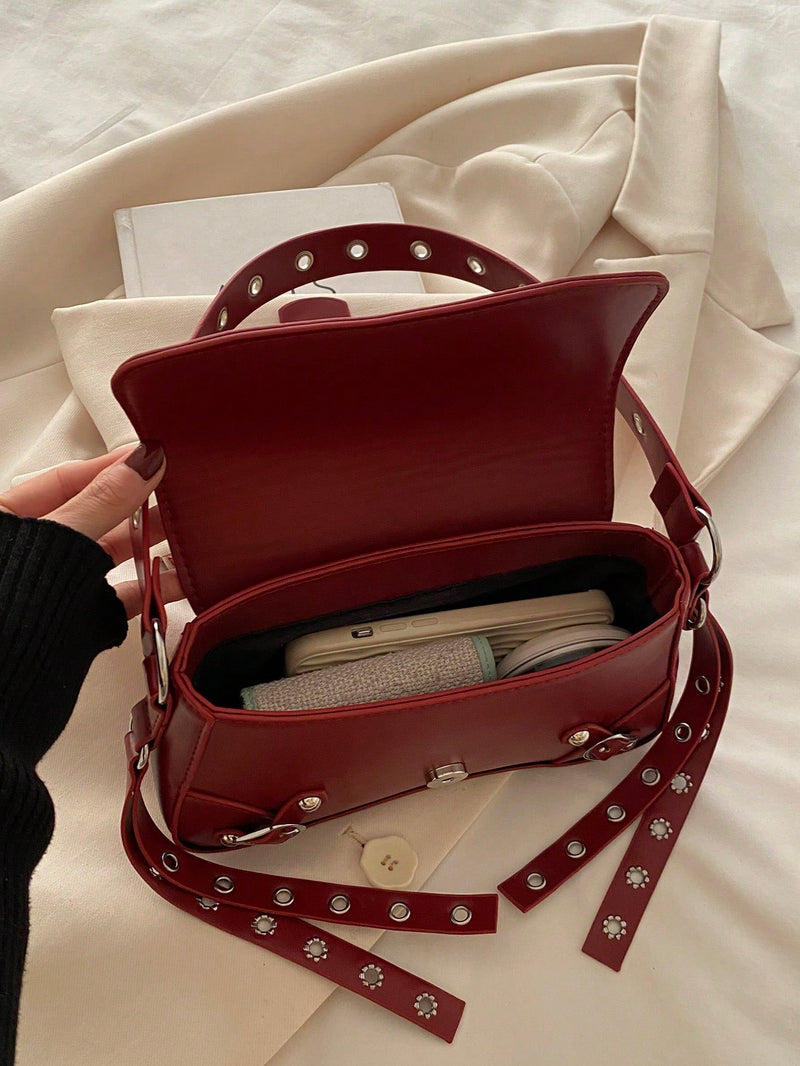 Bolsa de Ombro Feminina Fashion com Tachas e Corrente