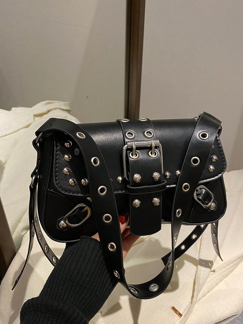 Bolsa de Ombro Feminina Fashion com Tachas e Corrente
