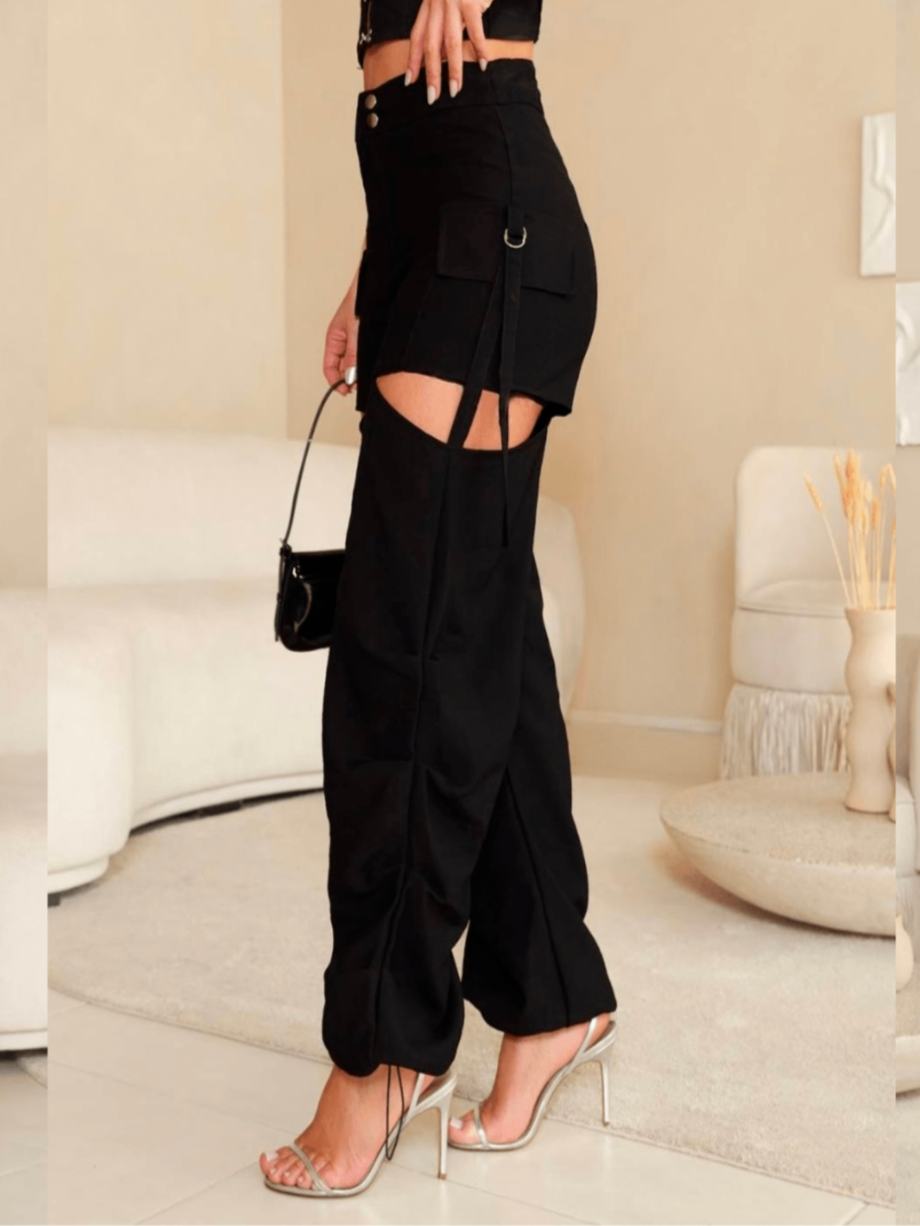 Calça Cargo Drapeada com Recortes – Estilo, Atitude e Conforto!