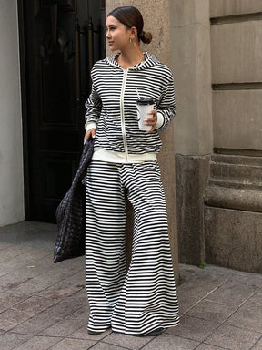 Conjunto-Feminino-Tricot-com-Capuz-Listrado