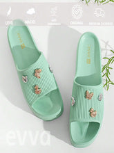 Chinelo Slide Nuvem Com Pins Exclusivos e Divertidos Verde Água