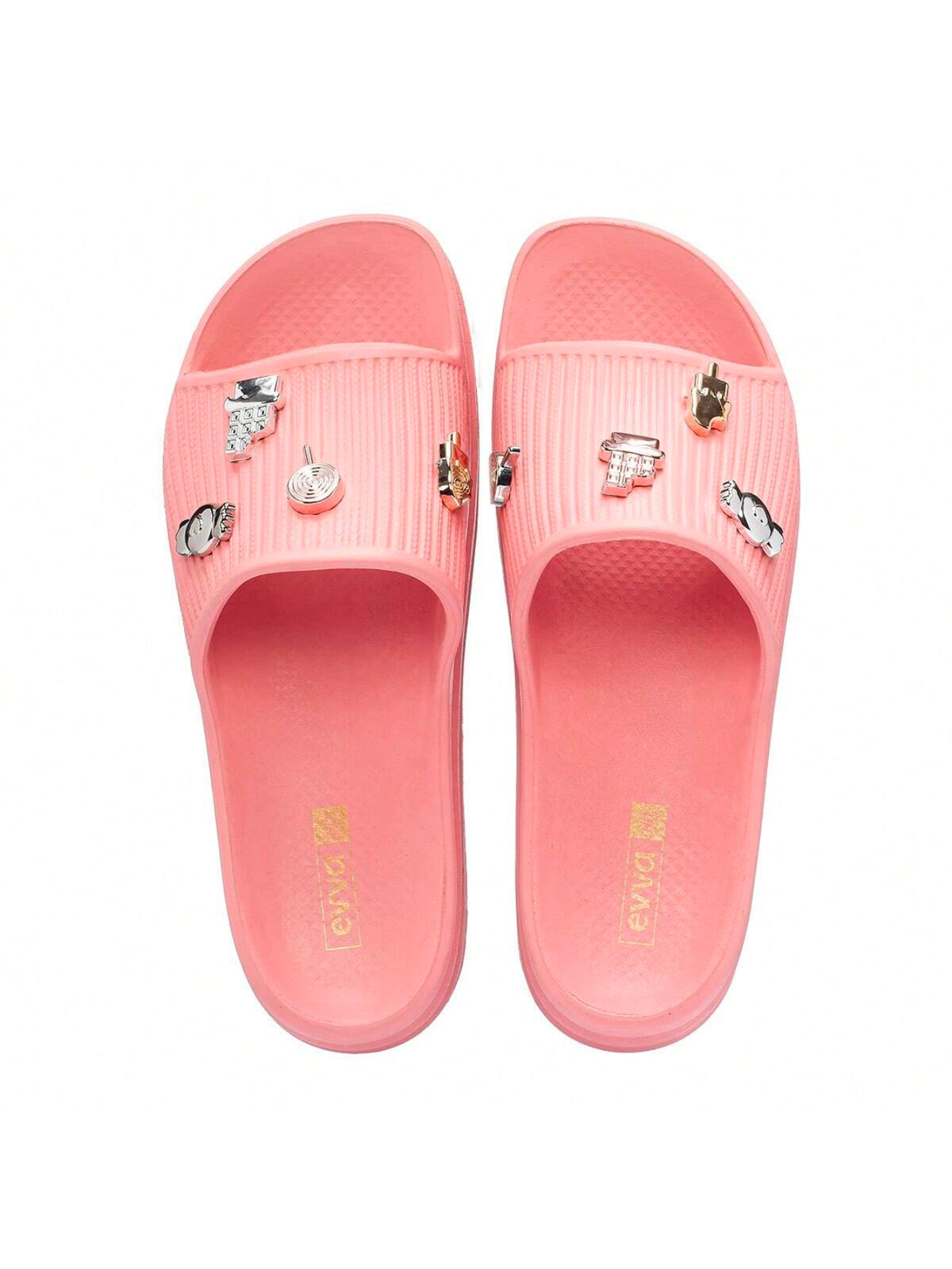 Chinelo Slide Nuvem Com Pins Exclusivos e Divertidos Salmom