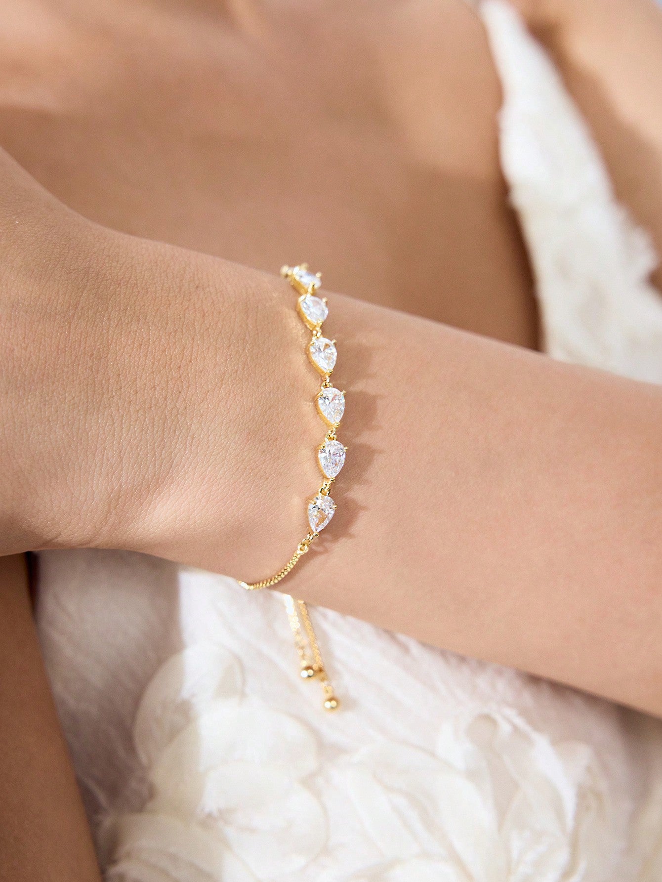 Pulseira Folheada a Ouro 18K com Gota de Zircônia
