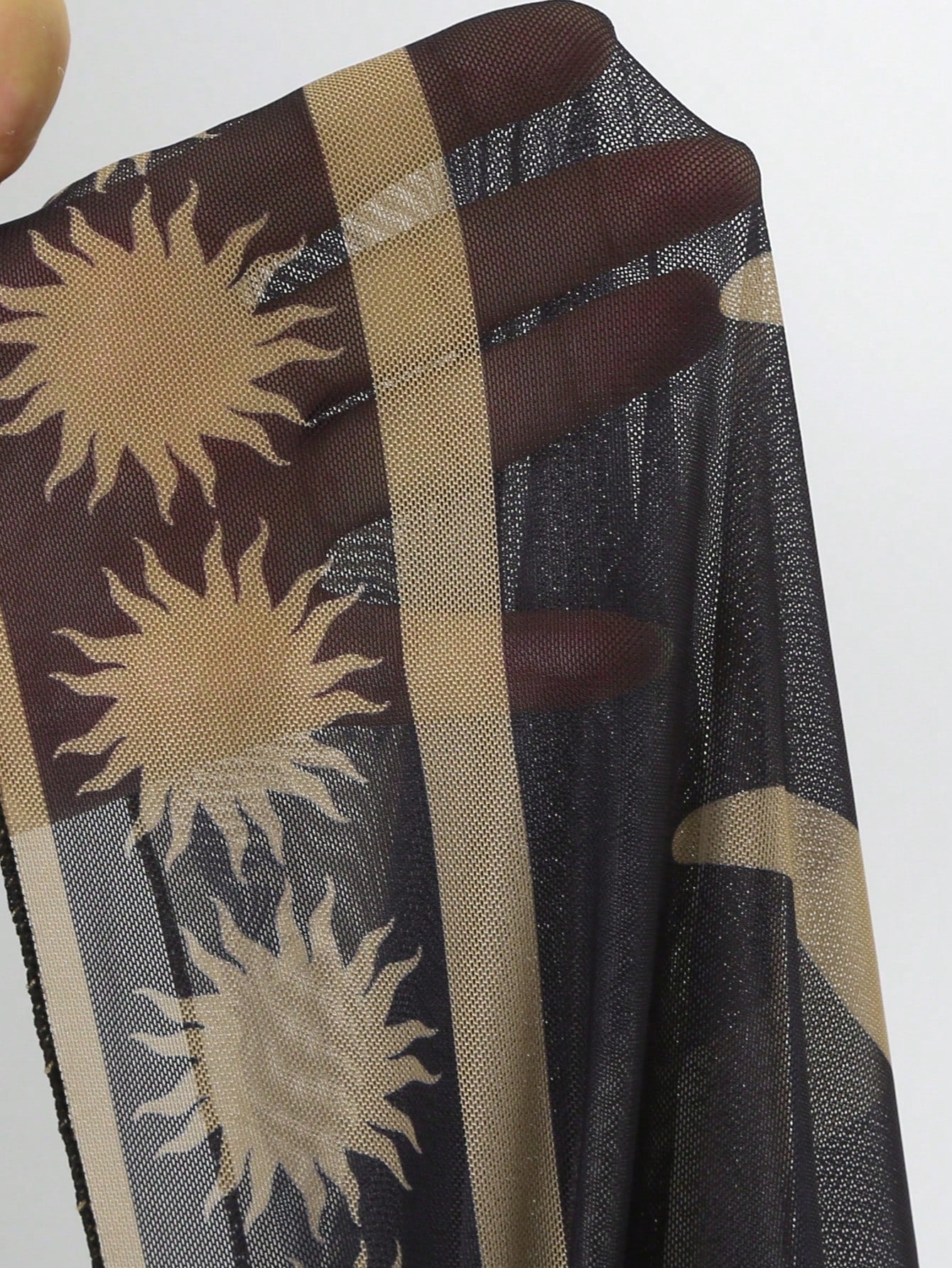 Conjunto 2 Peças: Maiô Preto + Saia Longa Estampado em Tule