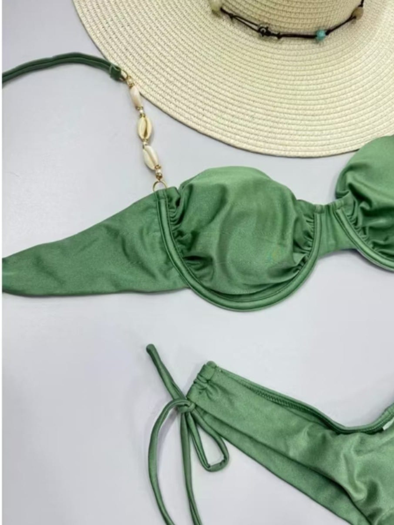 Conjunto Biquíni Fio Duplo Detalhe em Búzios na Alça