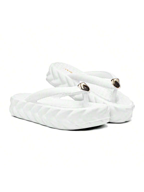 https://amoora.com.br/products/chinelo-de-dedo-feminino-eva-com-decoracao-metalica