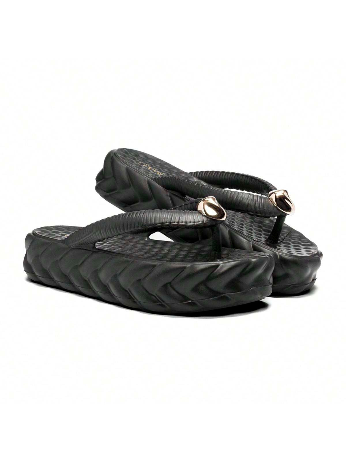 https://amoora.com.br/products/chinelo-feminino-eva-de-dedo-com-decoracao-metalica-preto
