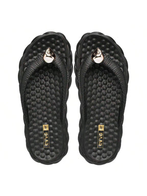 https://amoora.com.br/products/chinelo-feminino-eva-de-dedo-com-decoracao-metalica-preto