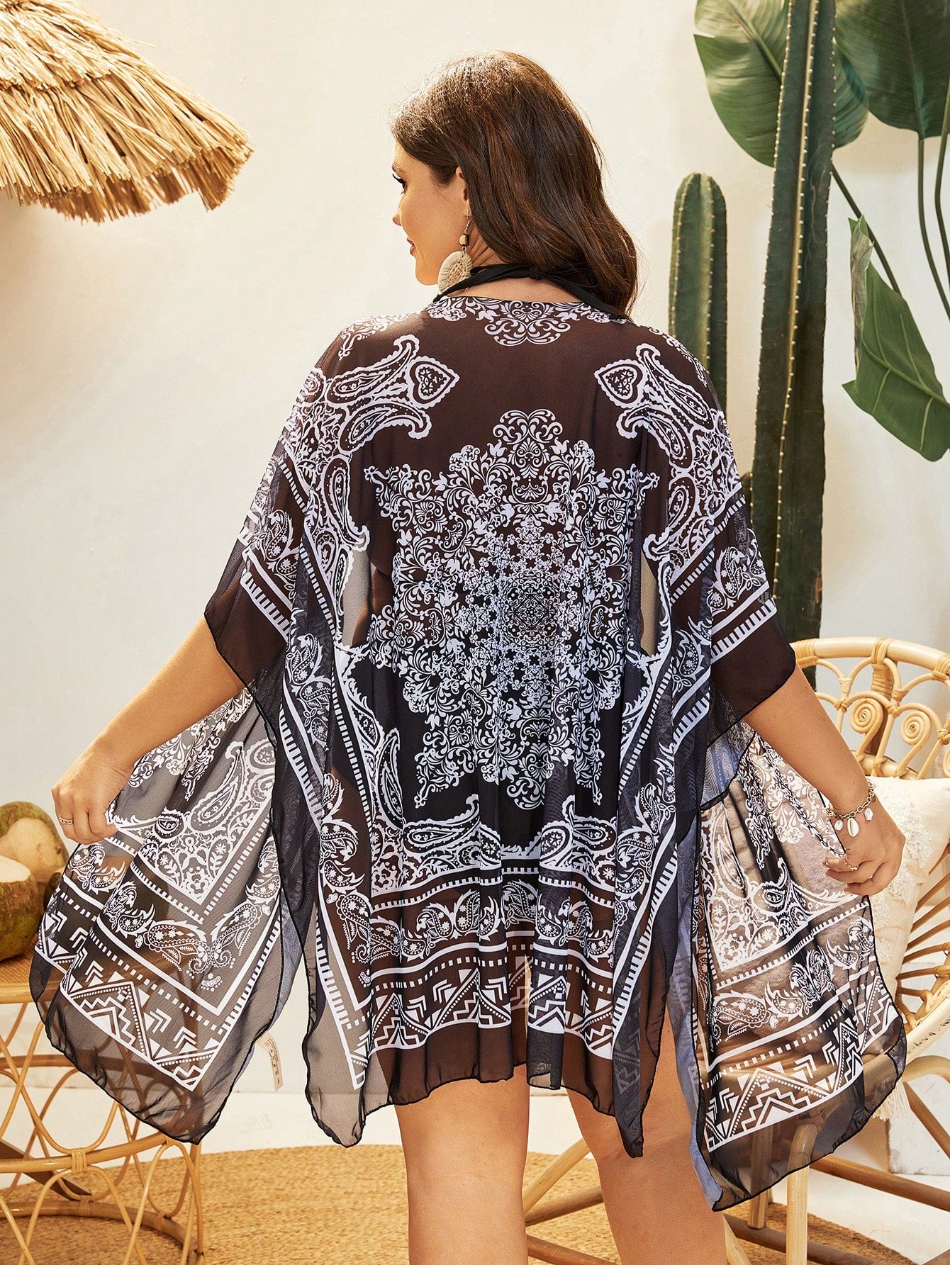 Saida de Praia Quimono Patchwork (Plus Size)